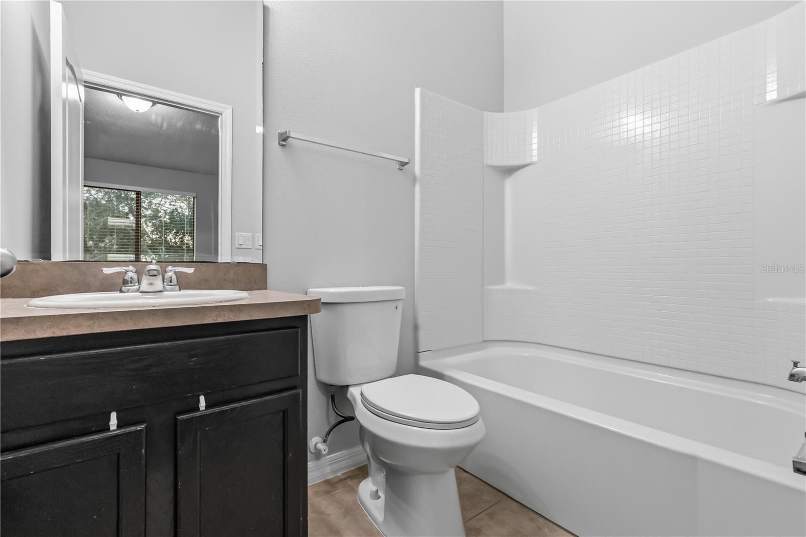 WINDSOR LAKE TWNHMS EAST - Residential