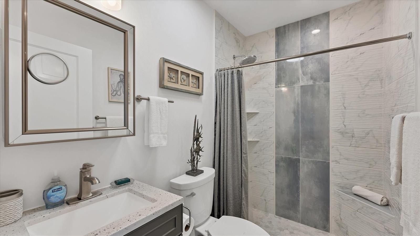 LAKE LA VISTA REP - Residential