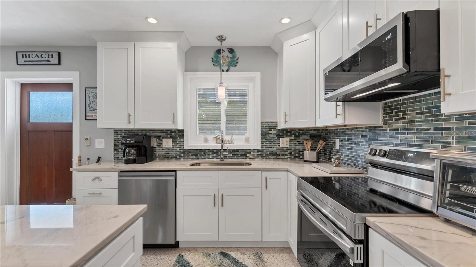 LAKE LA VISTA REP - Residential