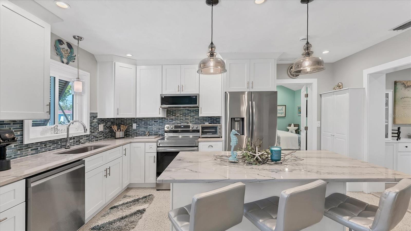 LAKE LA VISTA REP - Residential