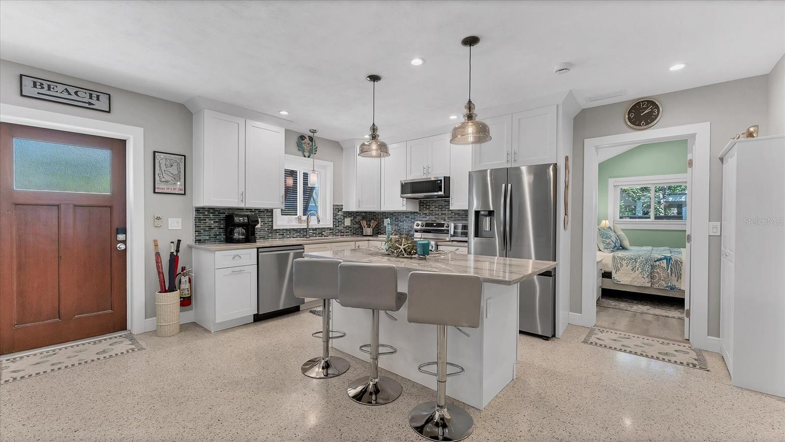 LAKE LA VISTA REP - Residential