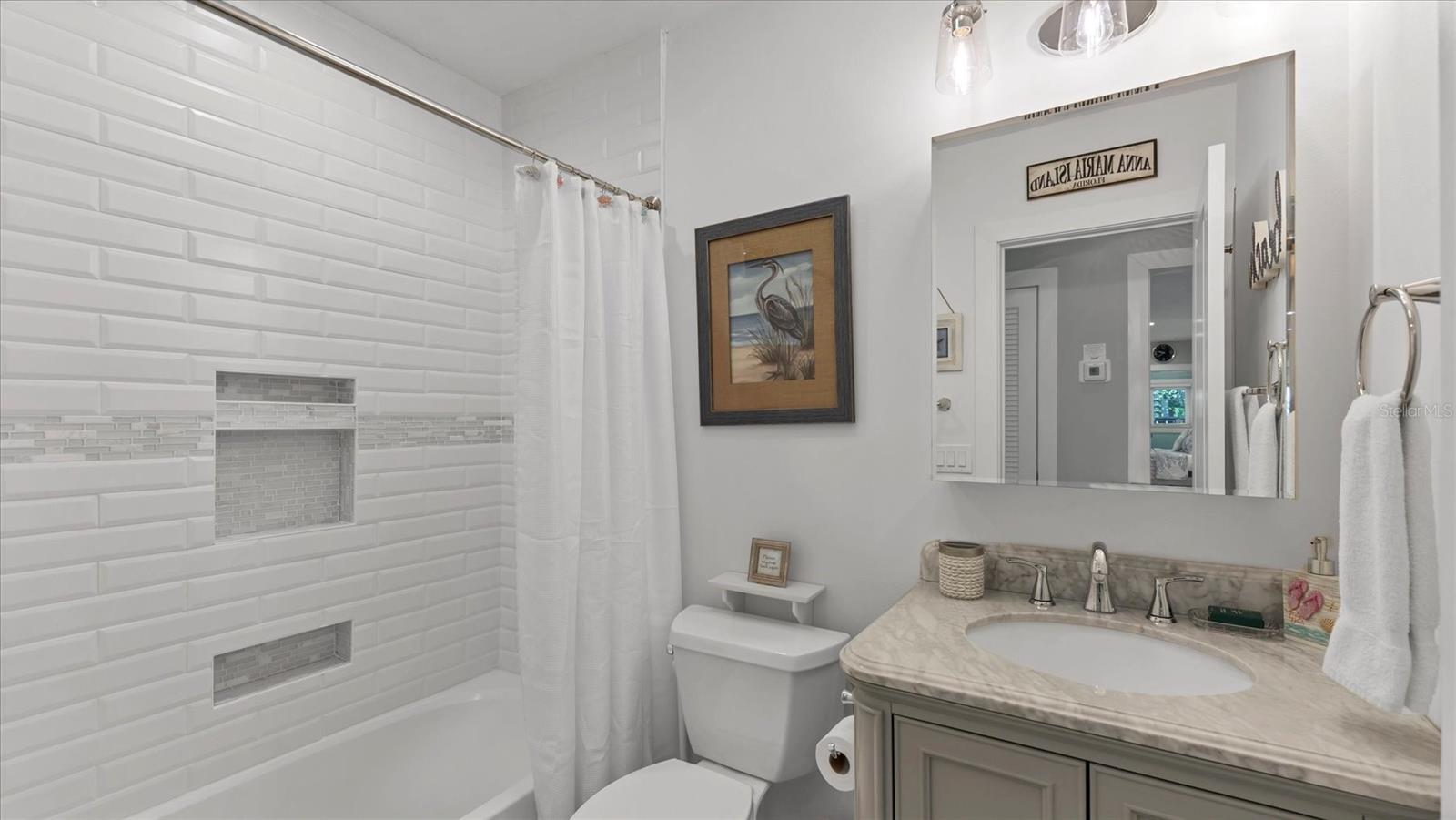 LAKE LA VISTA REP - Residential