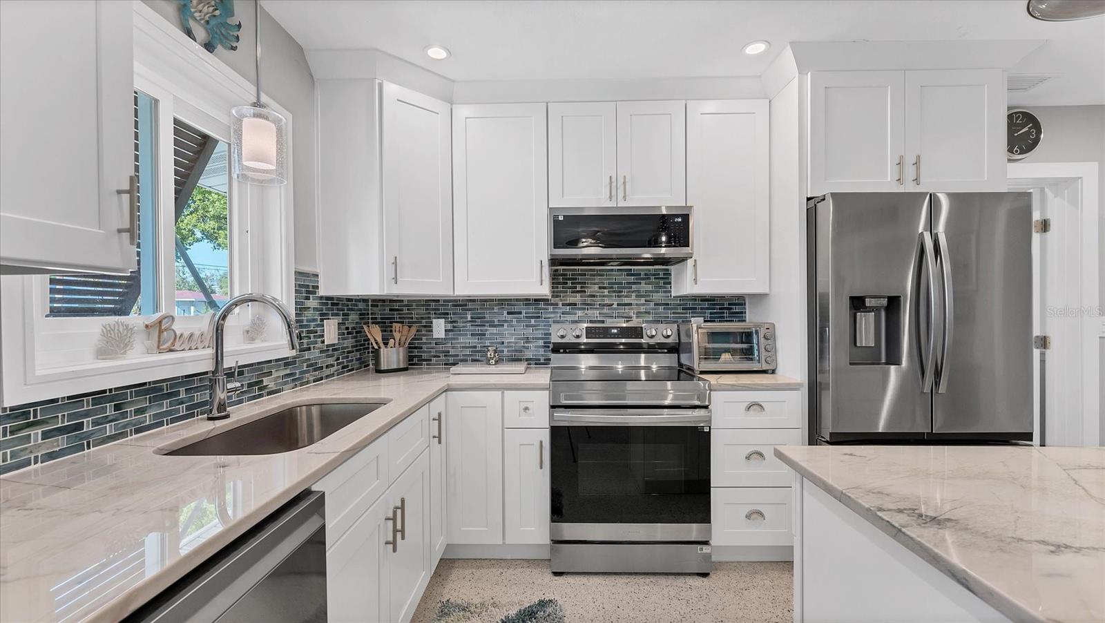 LAKE LA VISTA REP - Residential