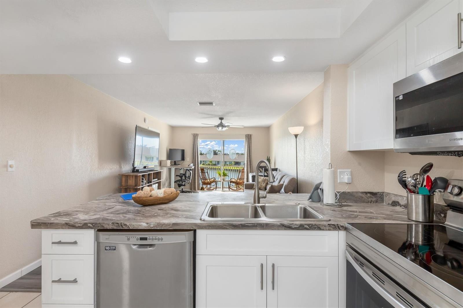 HERON POINTE CONDO PH - Residential