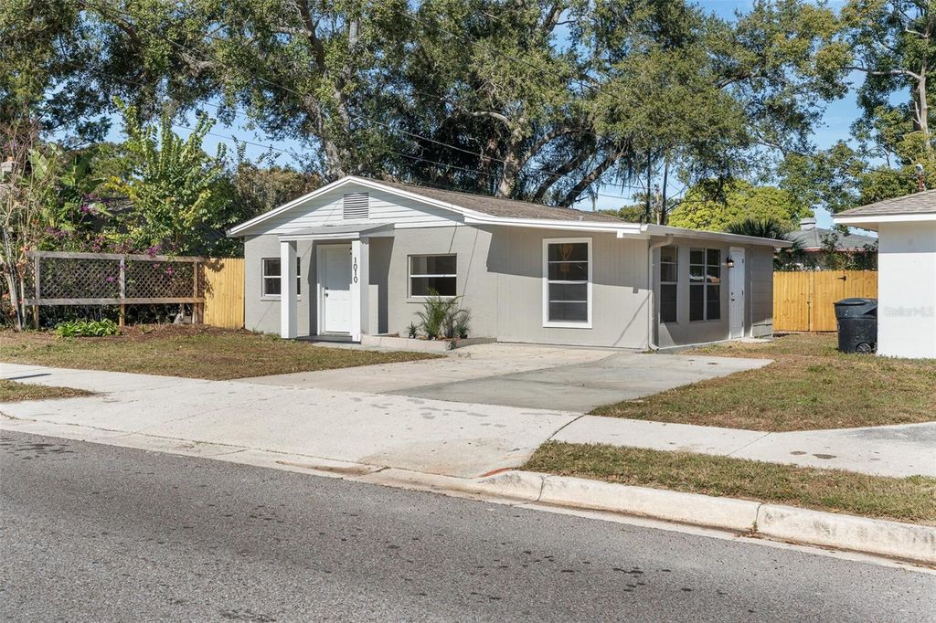 Photo of 1010 Fairmont Street, Clearwater, FL 33755 (MLS # TB8468133)