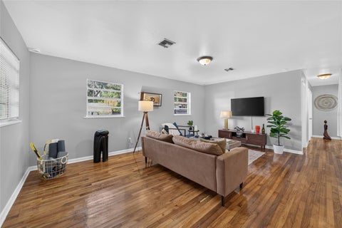 Tiny photo for 905 NE 4th Street, Ocala, FL 34470 (MLS # OM734877)