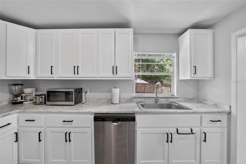Tiny photo for 905 NE 4th Street, Ocala, FL 34470 (MLS # OM734877)