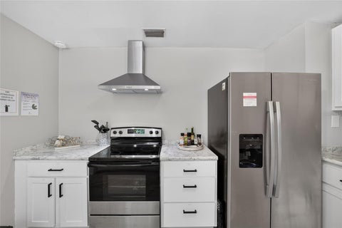 Tiny photo for 905 NE 4th Street, Ocala, FL 34470 (MLS # OM734877)