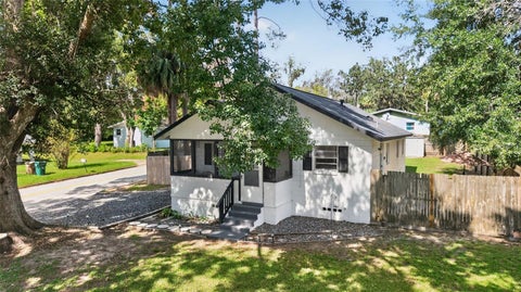 Tiny photo for 905 NE 4th Street, Ocala, FL 34470 (MLS # OM734877)