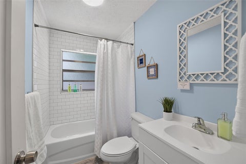 Tiny photo for 905 NE 4th Street, Ocala, FL 34470 (MLS # OM734877)