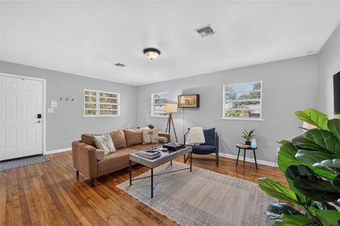 Tiny photo for 905 NE 4th Street, Ocala, FL 34470 (MLS # OM734877)