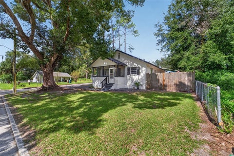 Tiny photo for 905 NE 4th Street, Ocala, FL 34470 (MLS # OM734877)