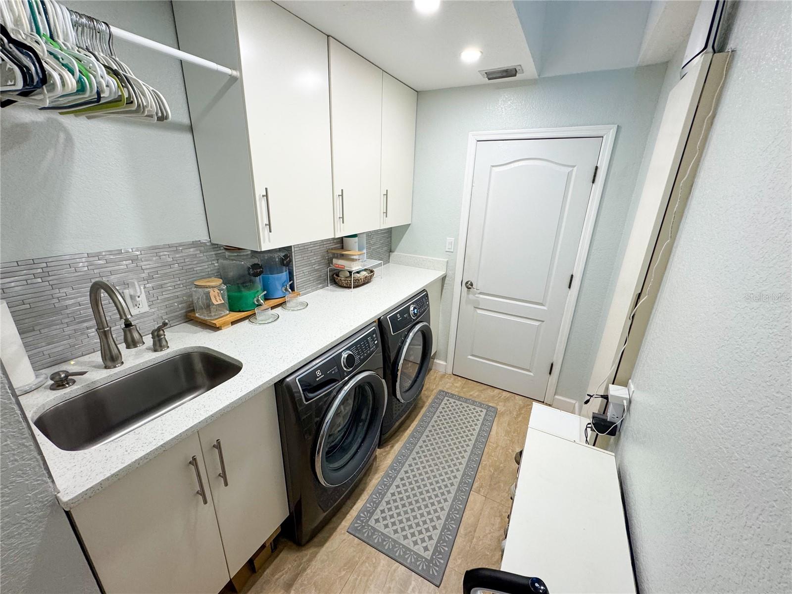 1629 - PORT CHARLOTTE SUB 39 REPLAT OF TRACT B - Residential