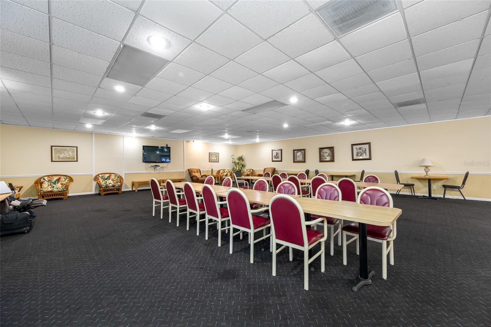 FOX CHASE WEST CONDO - Residential