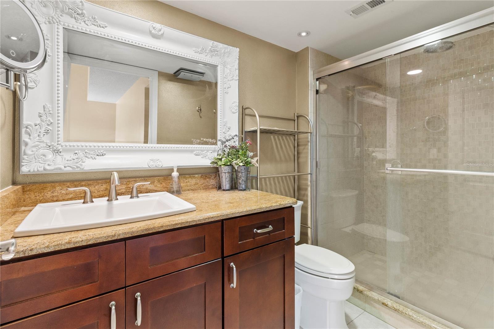 KIMBERLEA CONDO 02 - Residential