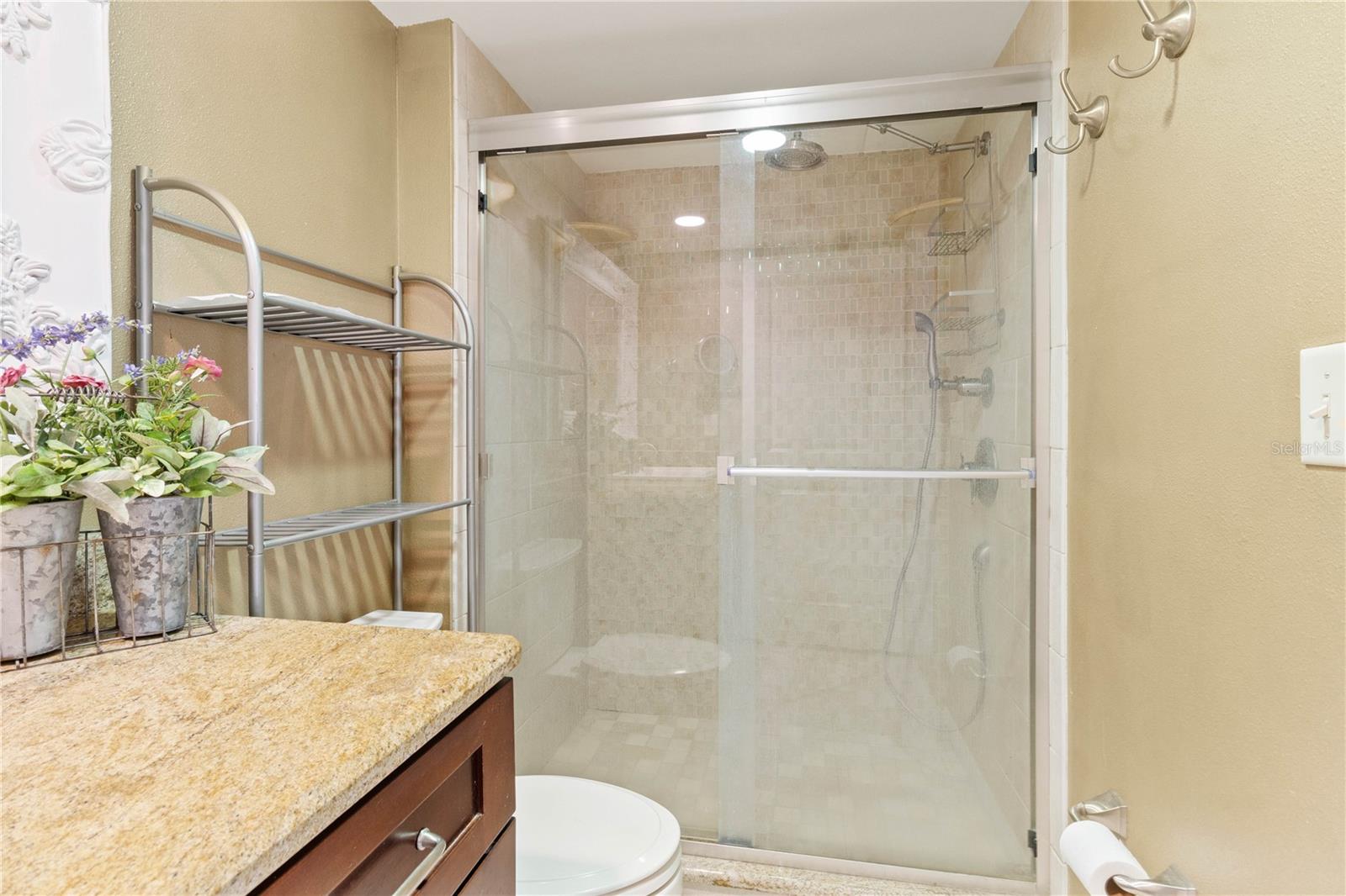 KIMBERLEA CONDO 02 - Residential