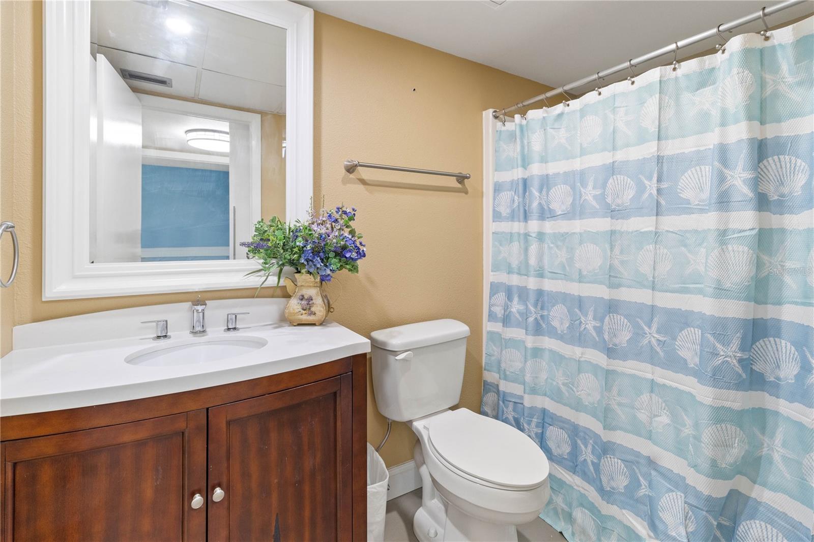 KIMBERLEA CONDO 02 - Residential