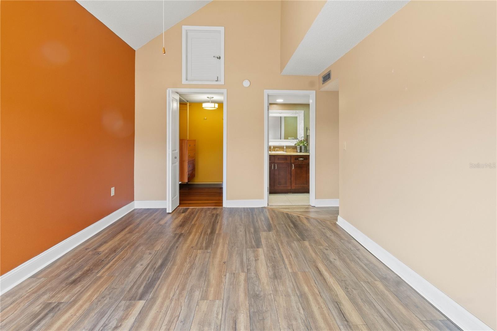 KIMBERLEA CONDO 02 - Residential