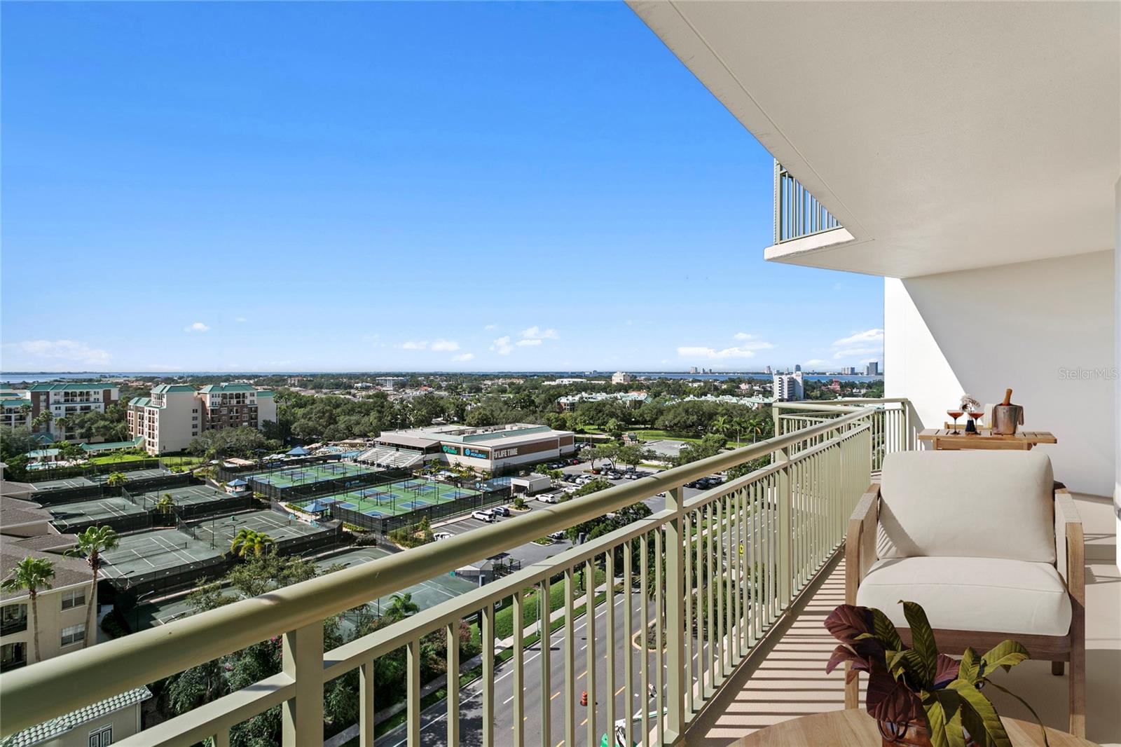 450 KNIGHTS RUN AVENUE 1004