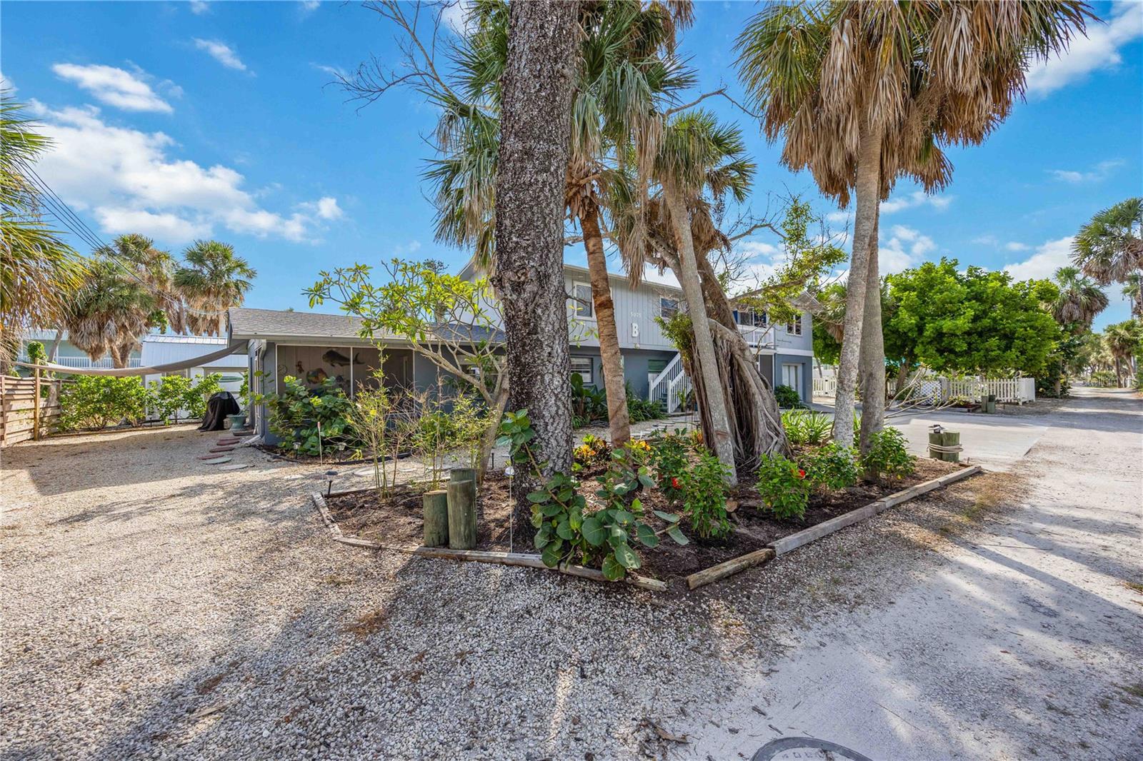 5075 N BEACH ROAD B4