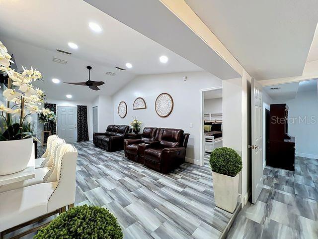 SUMMER OAKS - Residential