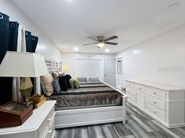 SUMMER OAKS - Residential