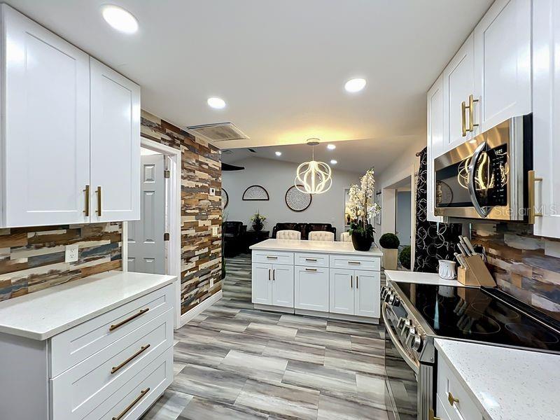 SUMMER OAKS - Residential