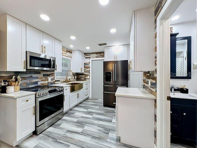 SUMMER OAKS - Residential