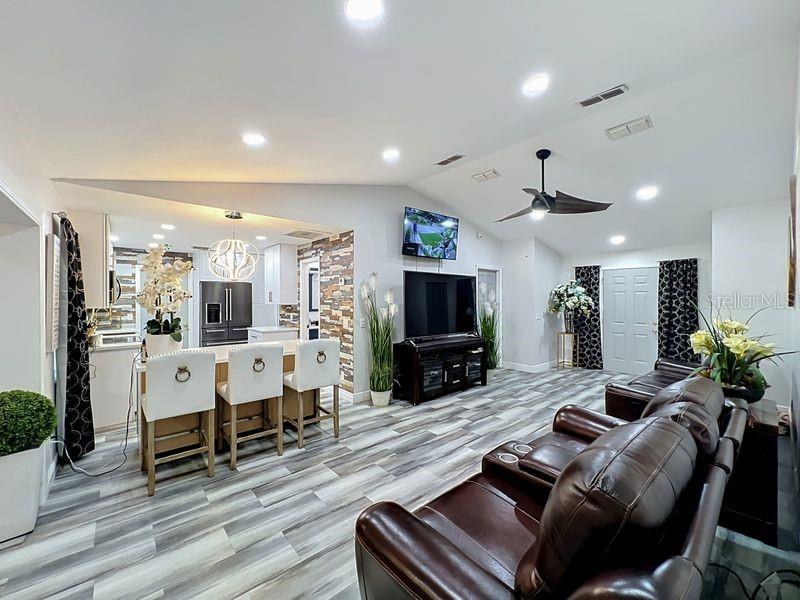 SUMMER OAKS - Residential