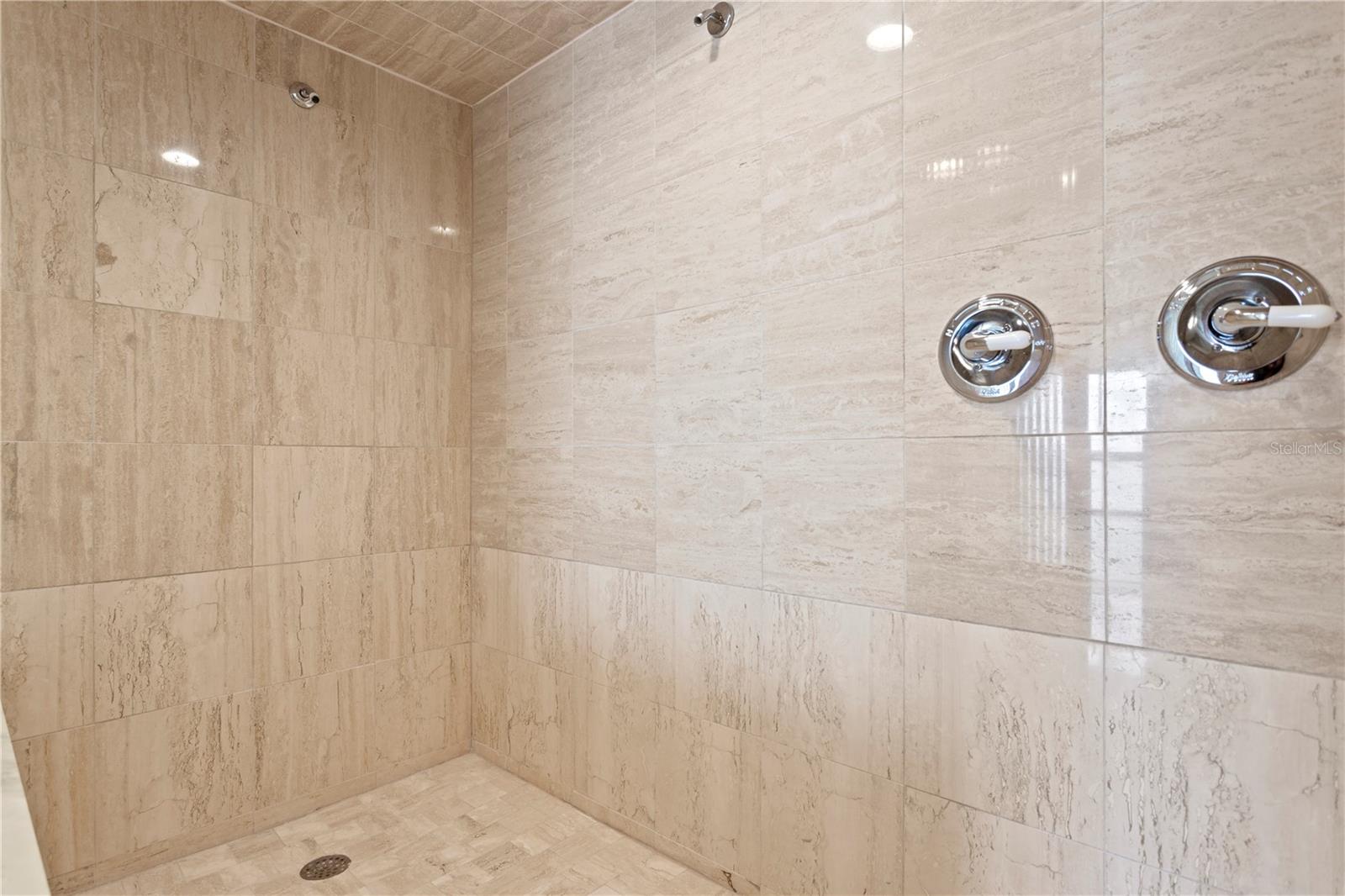 MONTE CARLO TOWERS A CONDOMINI - Residential