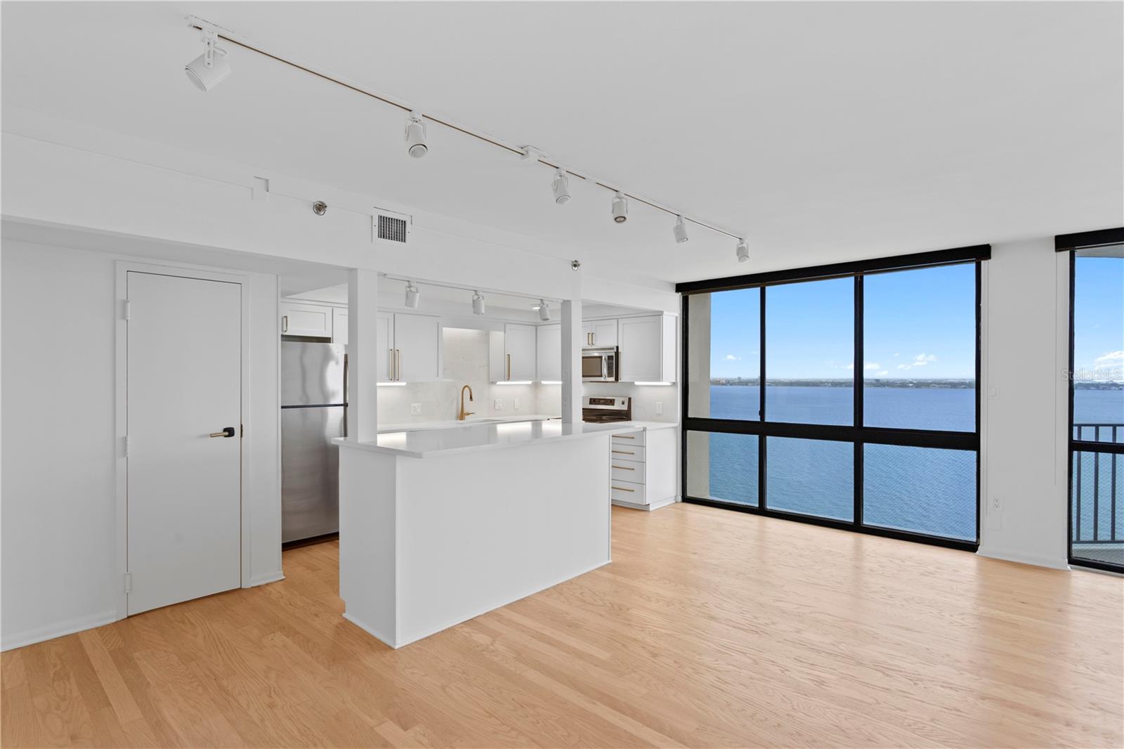 MONTE CARLO TOWERS A CONDOMINI - Residential