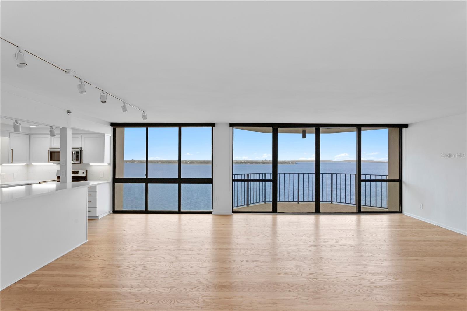 MONTE CARLO TOWERS A CONDOMINI - Residential