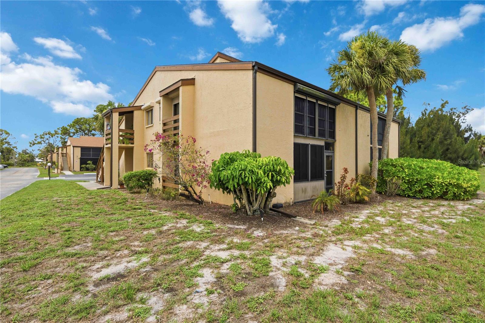 18 QUAILS RUN BOULEVARD 18202