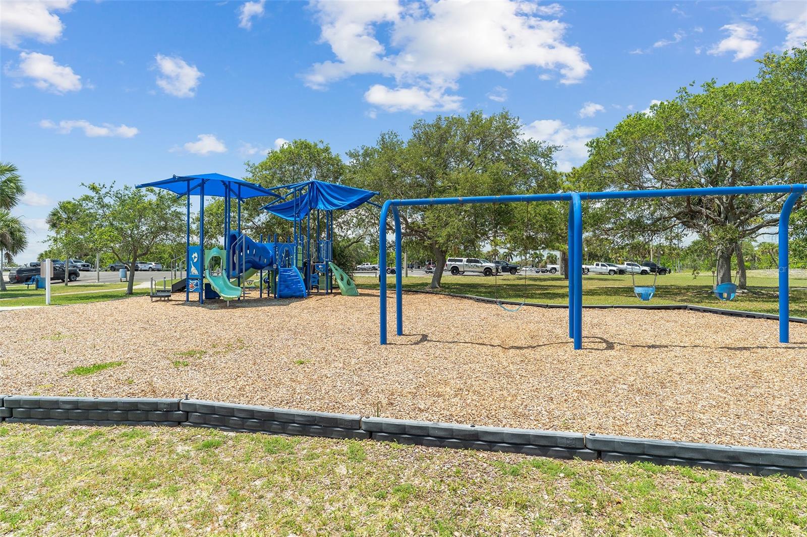 ISLAND CROSSINGS - Residential