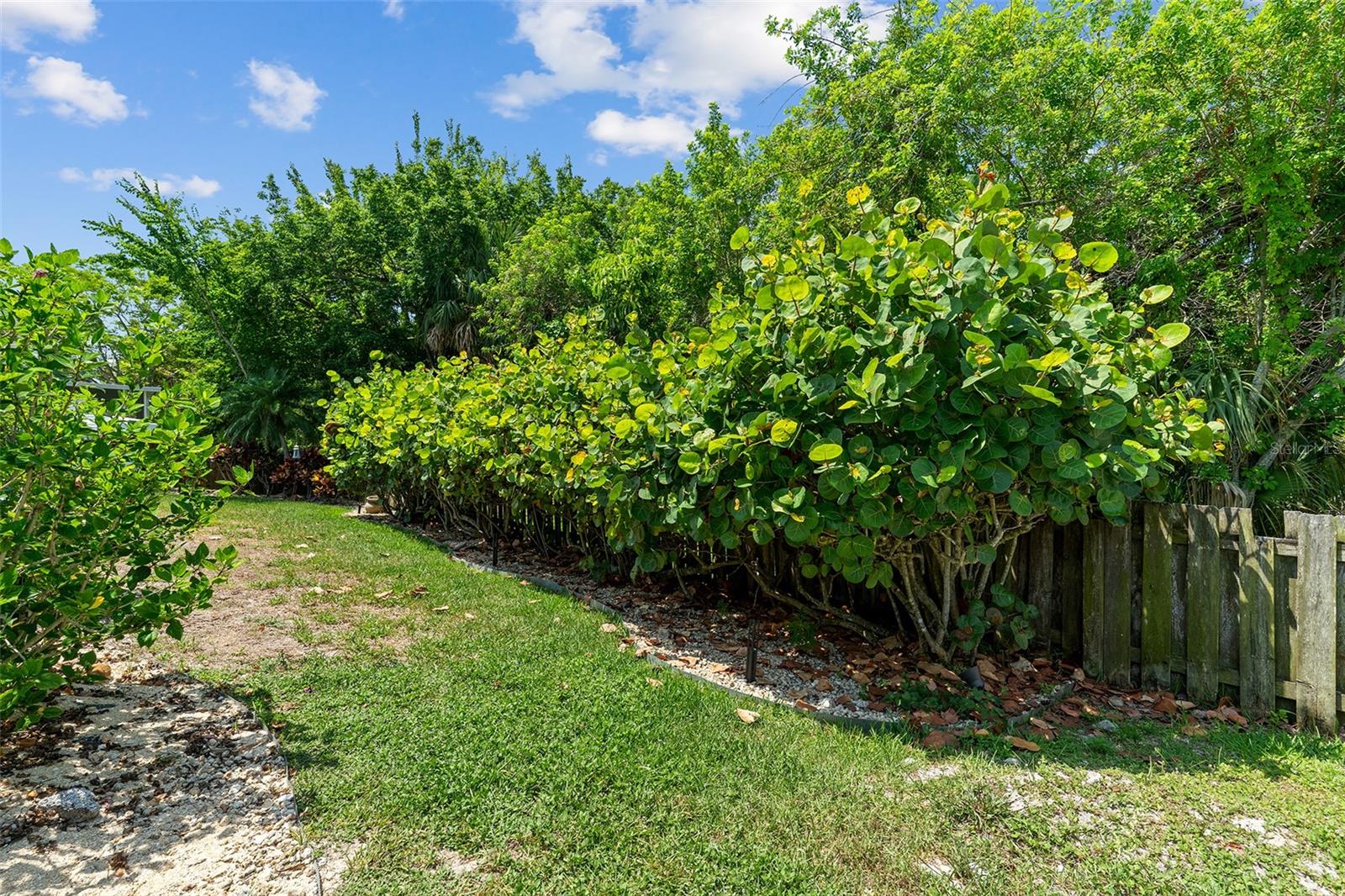 ISLAND CROSSINGS - Residential