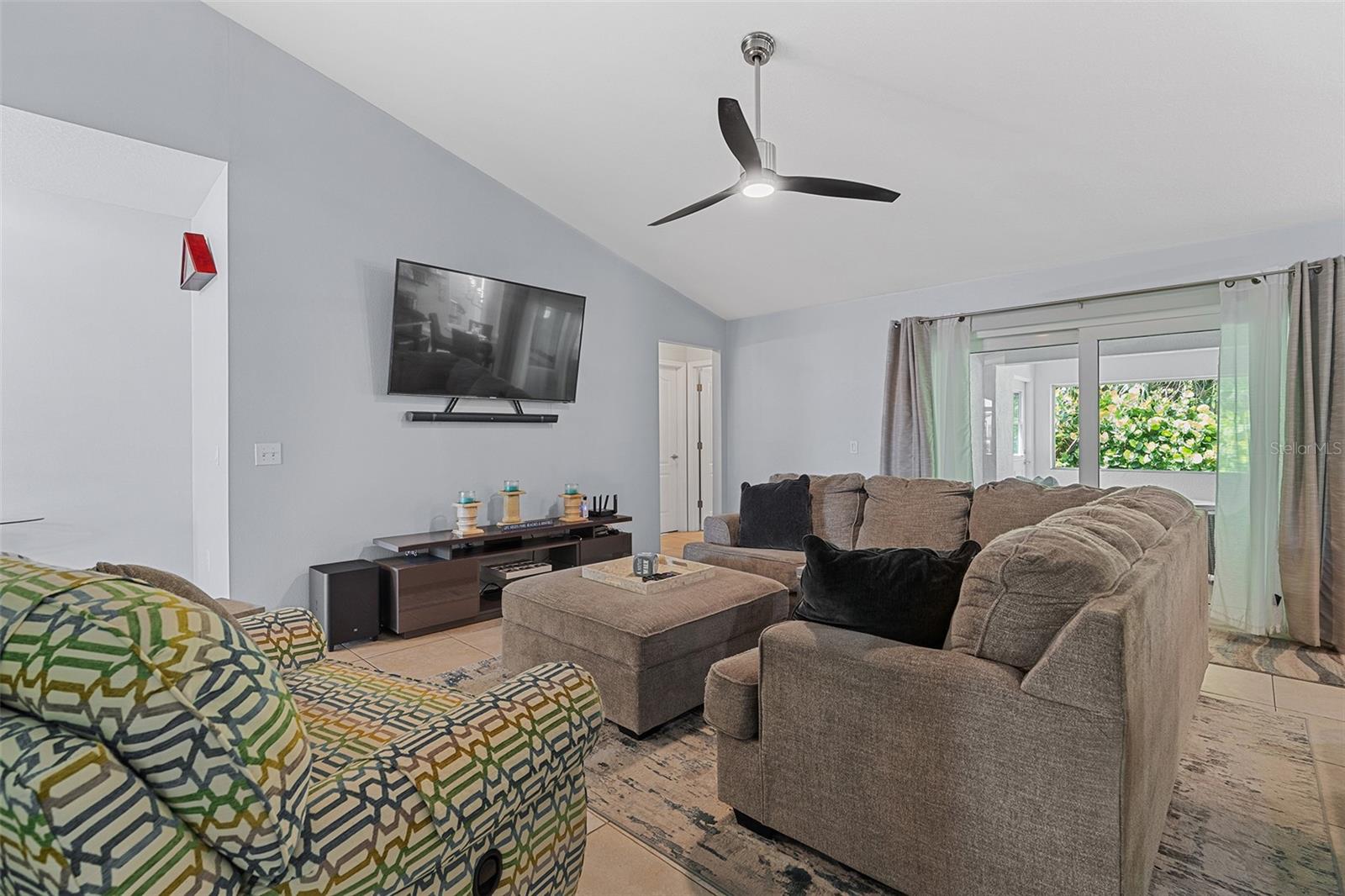 ISLAND CROSSINGS - Residential