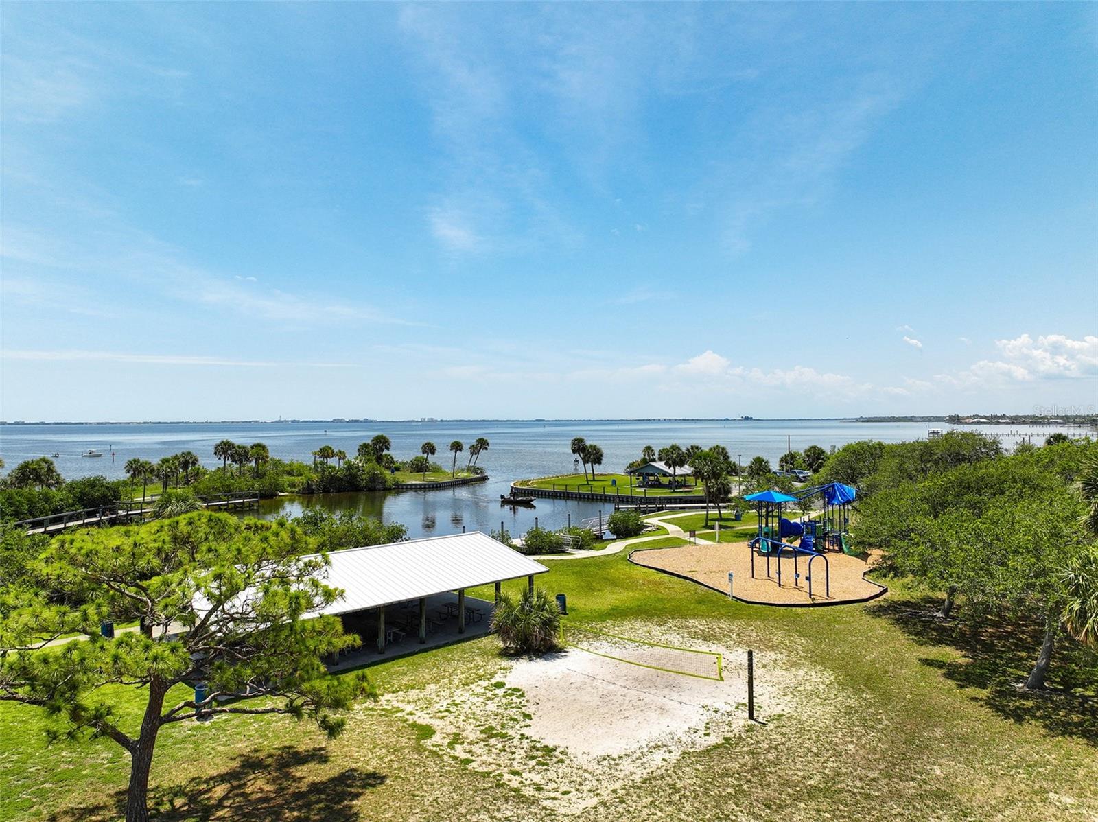 ISLAND CROSSINGS - Residential