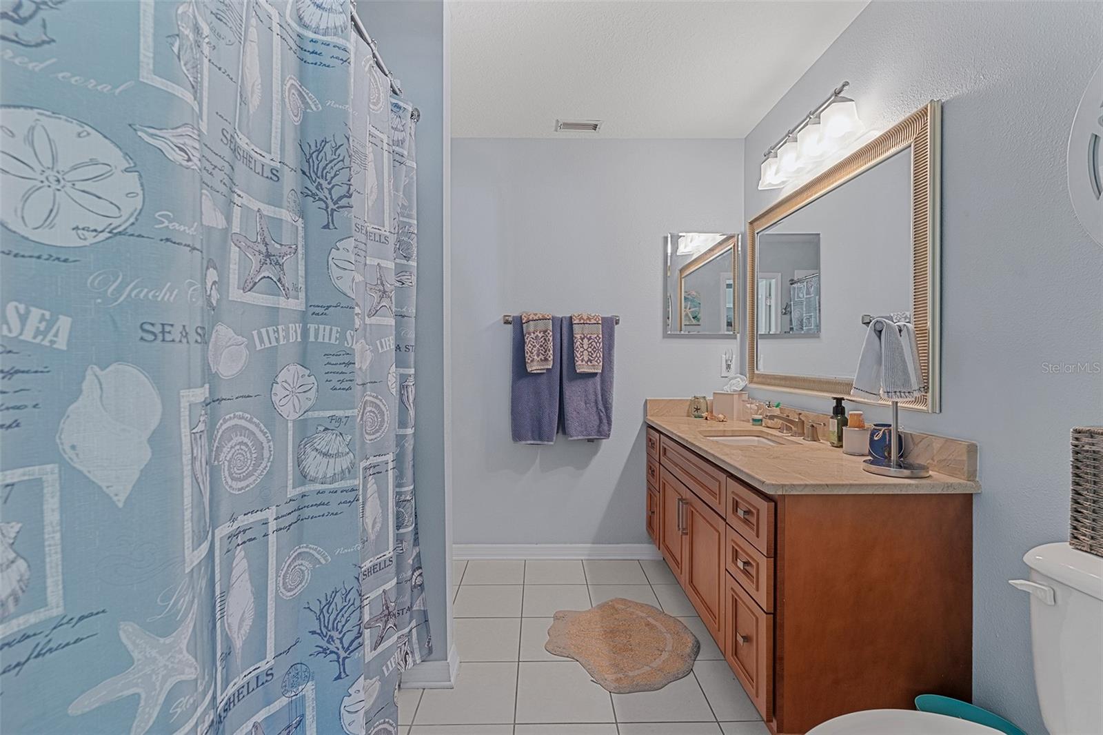 ISLAND CROSSINGS - Residential