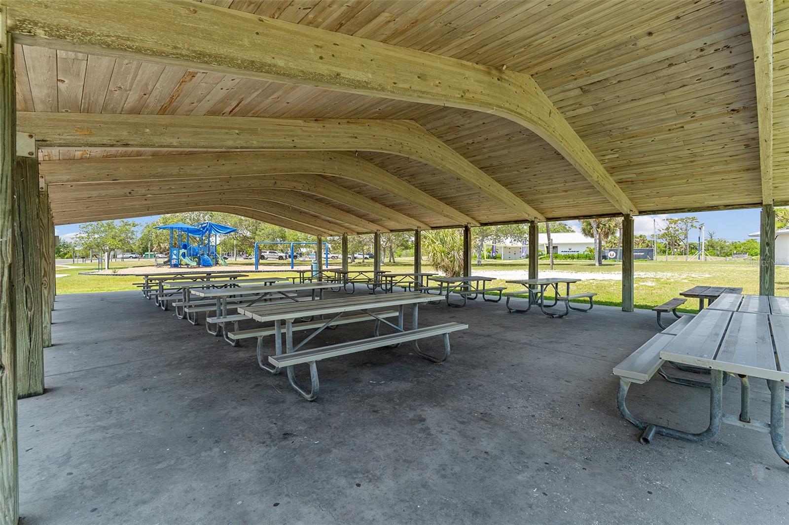 ISLAND CROSSINGS - Residential