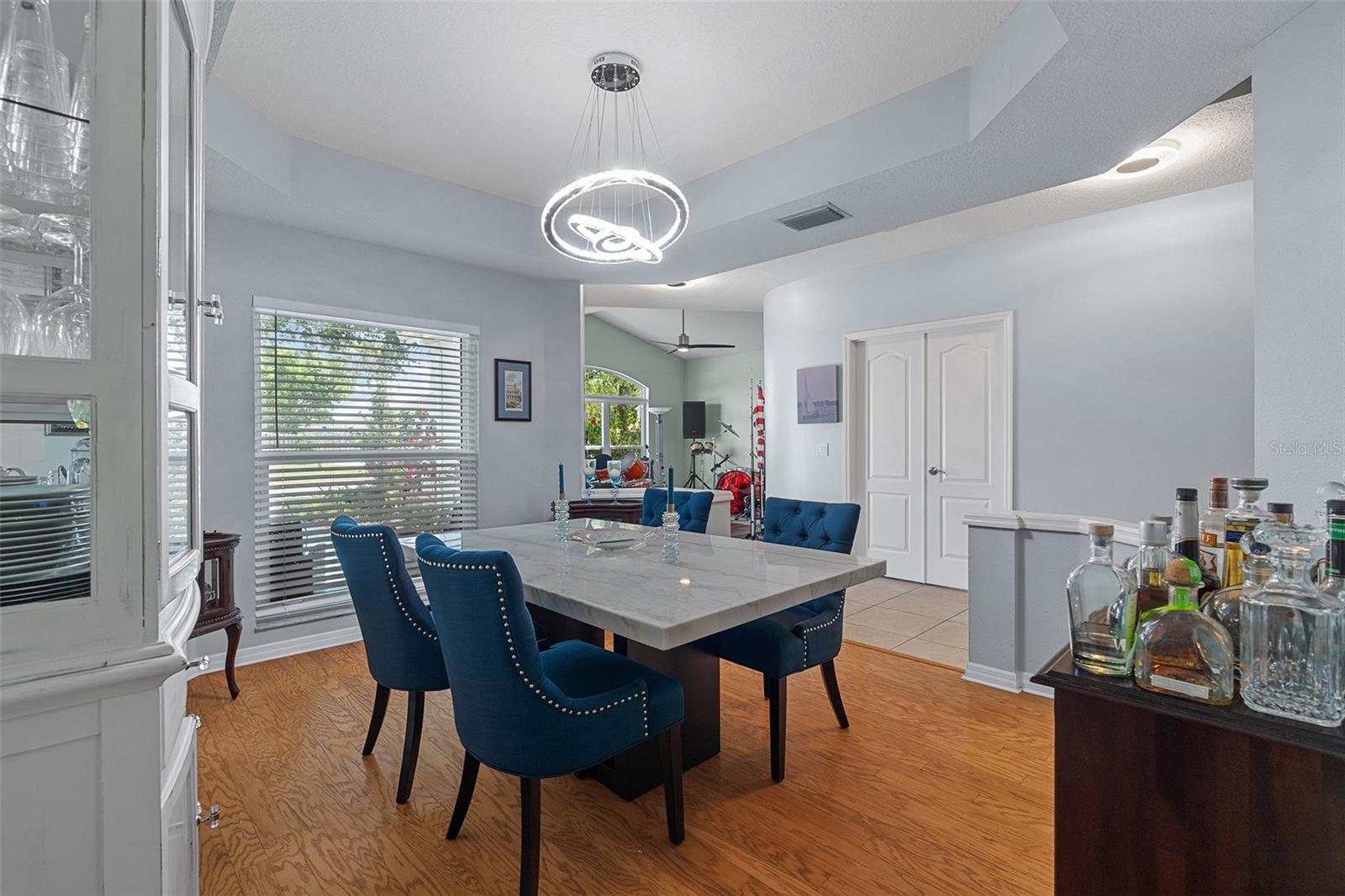 ISLAND CROSSINGS - Residential