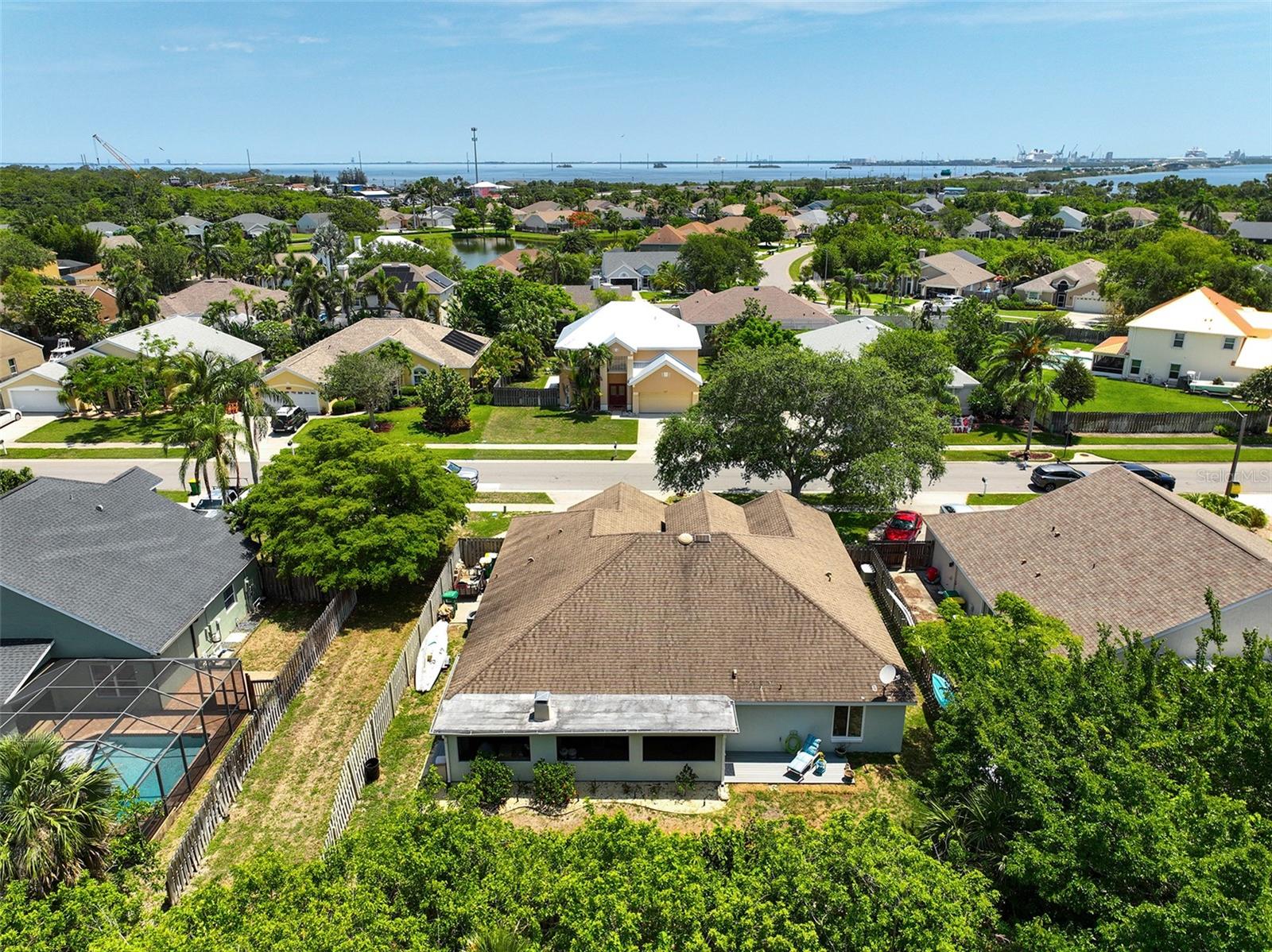 ISLAND CROSSINGS - Residential