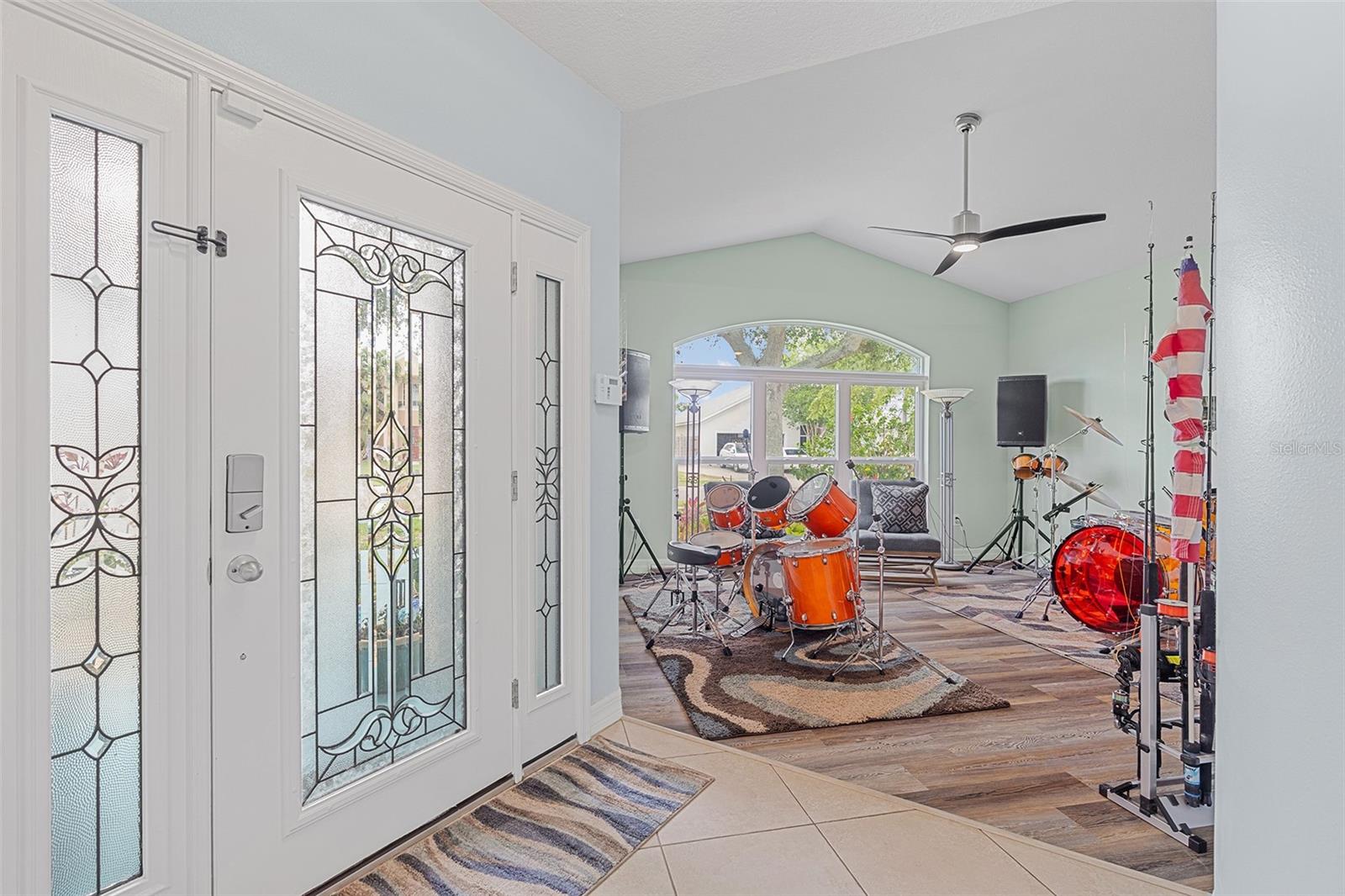 ISLAND CROSSINGS - Residential