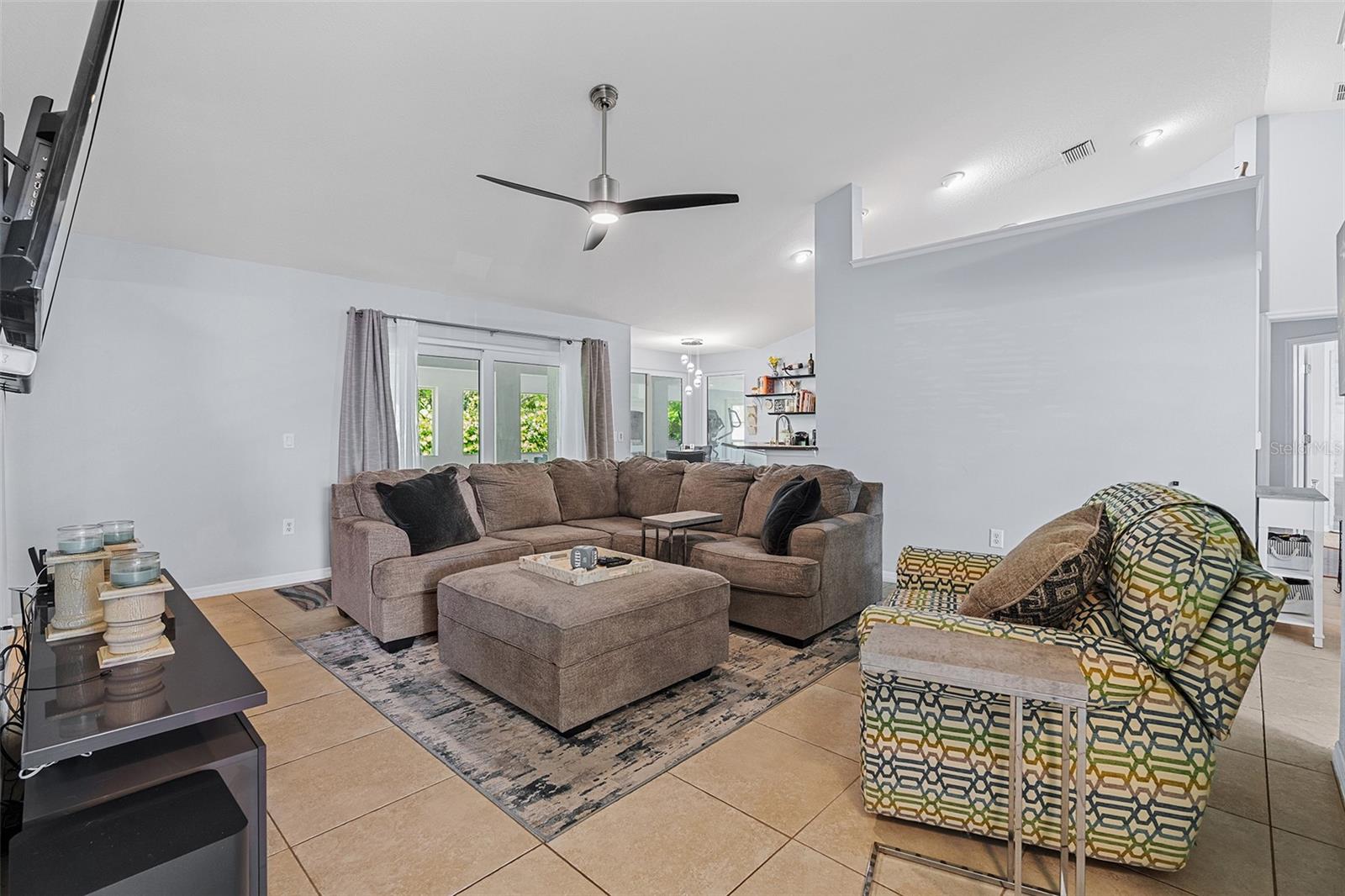 ISLAND CROSSINGS - Residential