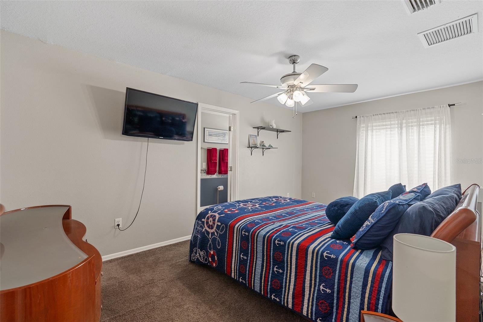 ISLAND CROSSINGS - Residential