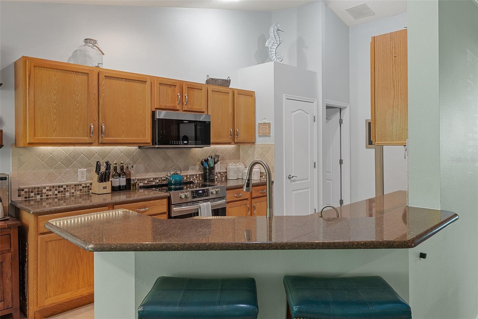 ISLAND CROSSINGS - Residential