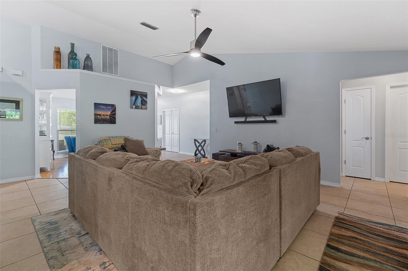 ISLAND CROSSINGS - Residential