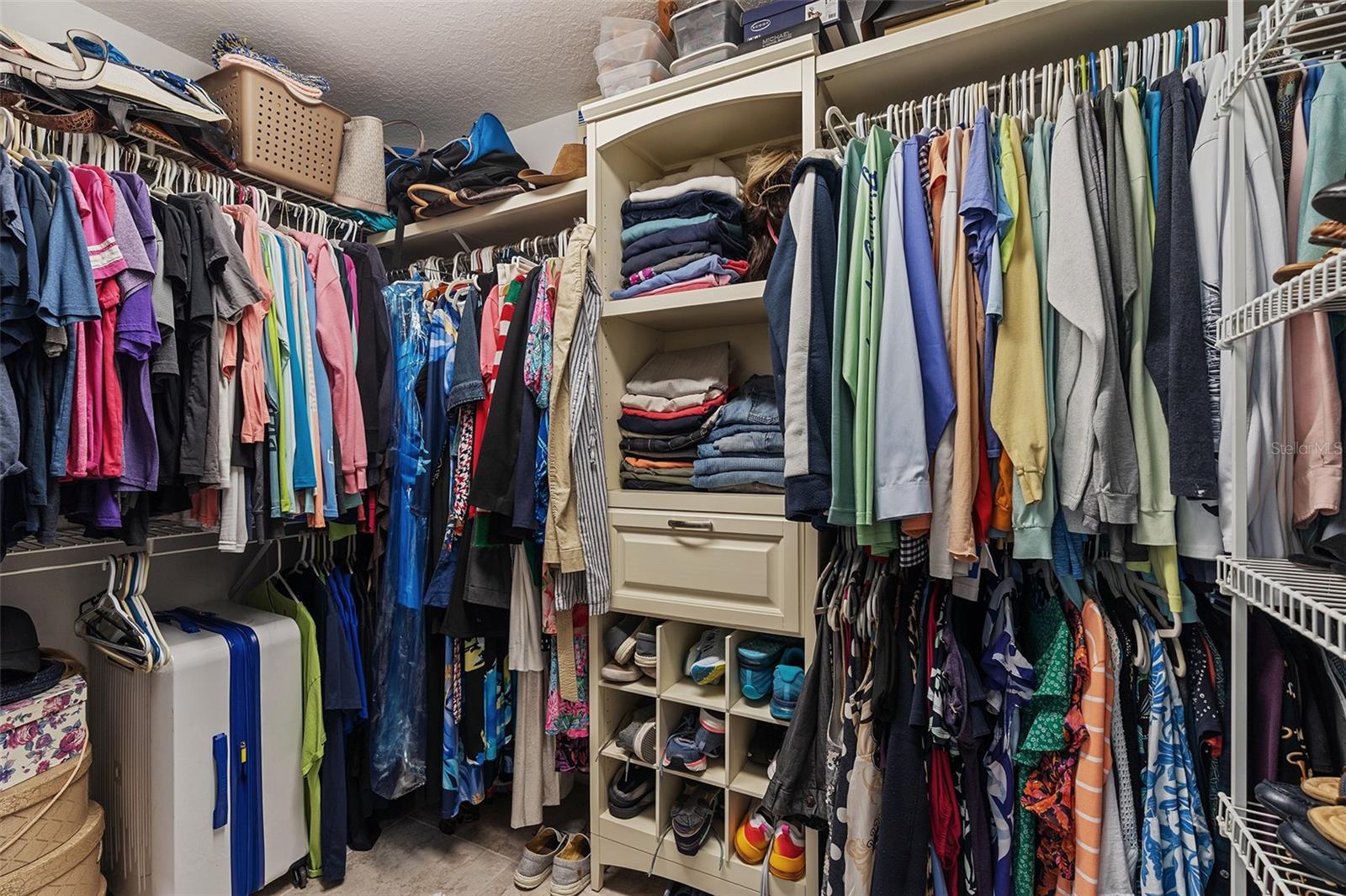 ISLAND CROSSINGS - Residential