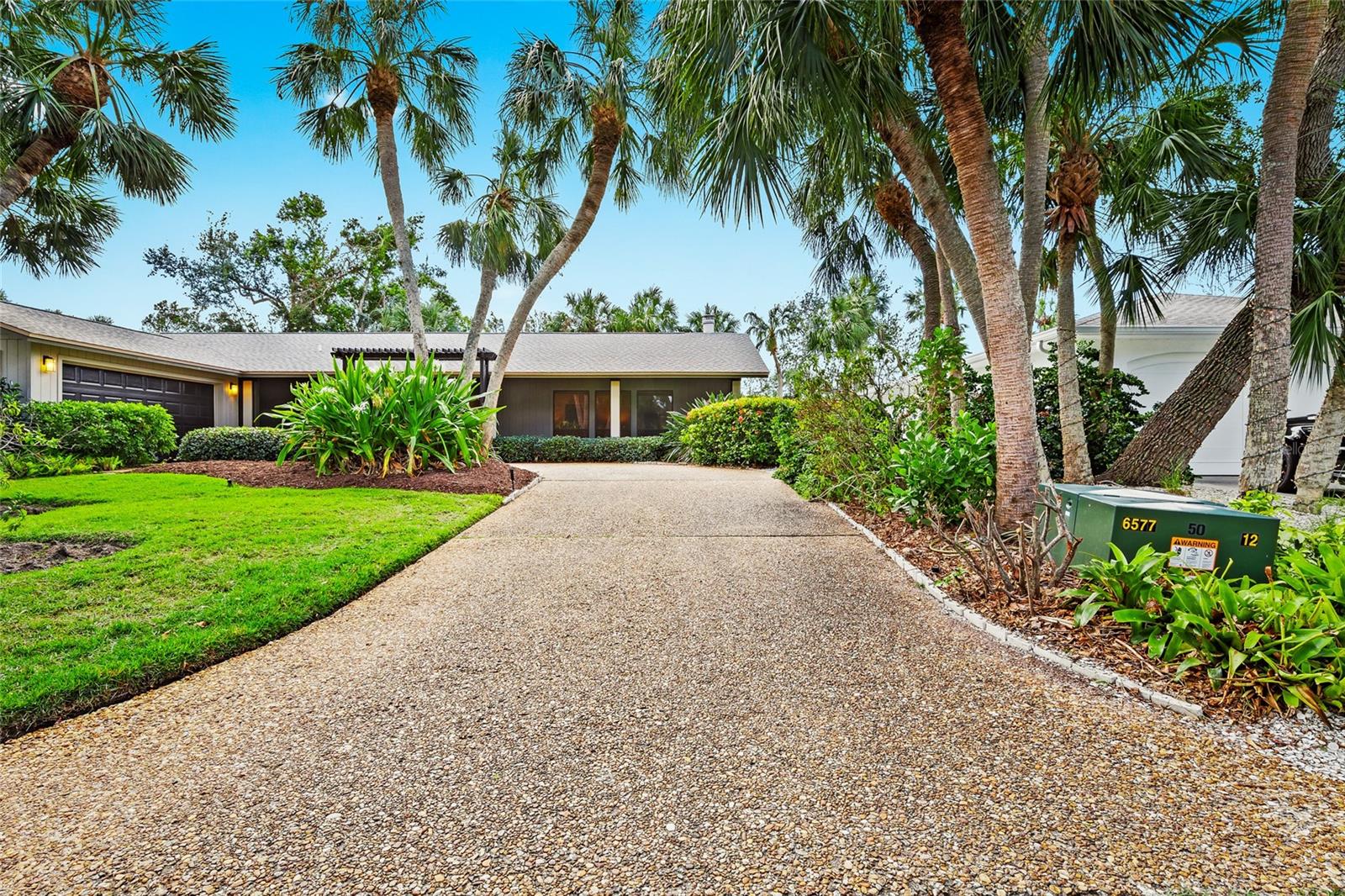 5345 SIESTA COURT