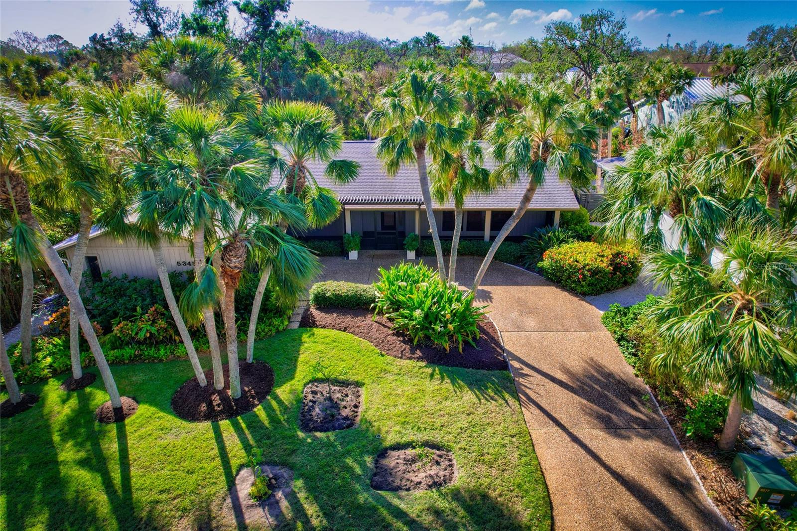 5345 SIESTA COURT