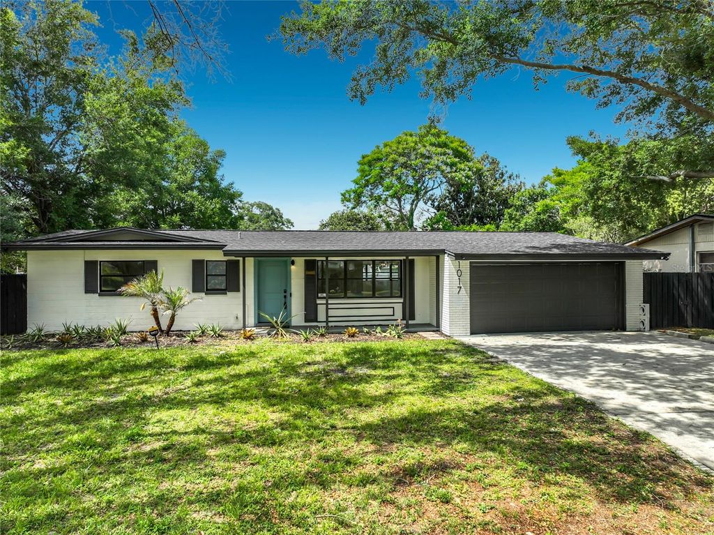 Photo of 1017 Malone Drive, Orlando, FL 32810 (MLS # O6405309)